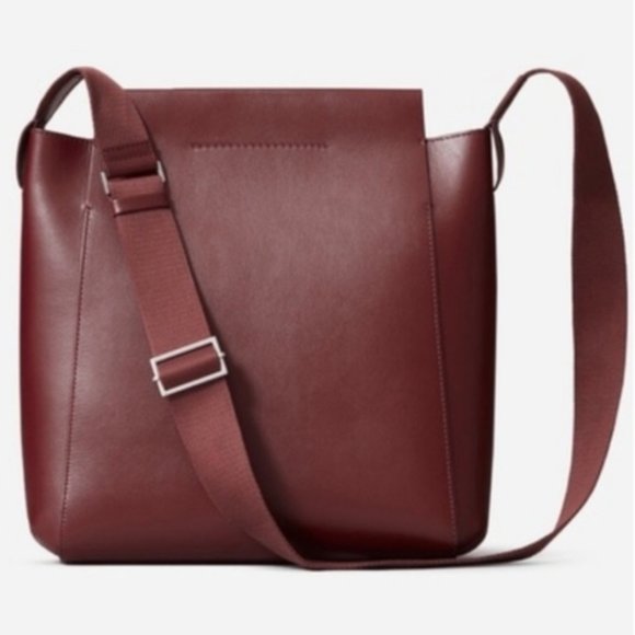 Everlane Handbags - Everlane The Form Bag NWOT Burgandy